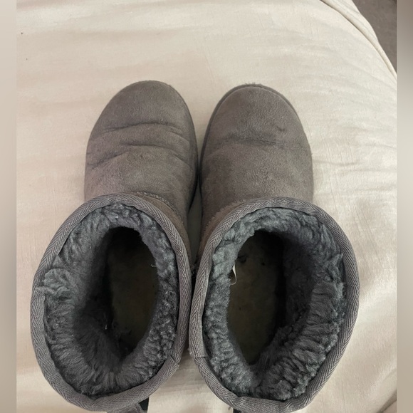 Ugg classic mini boot in grey, size 7 - Picture 4 of 6